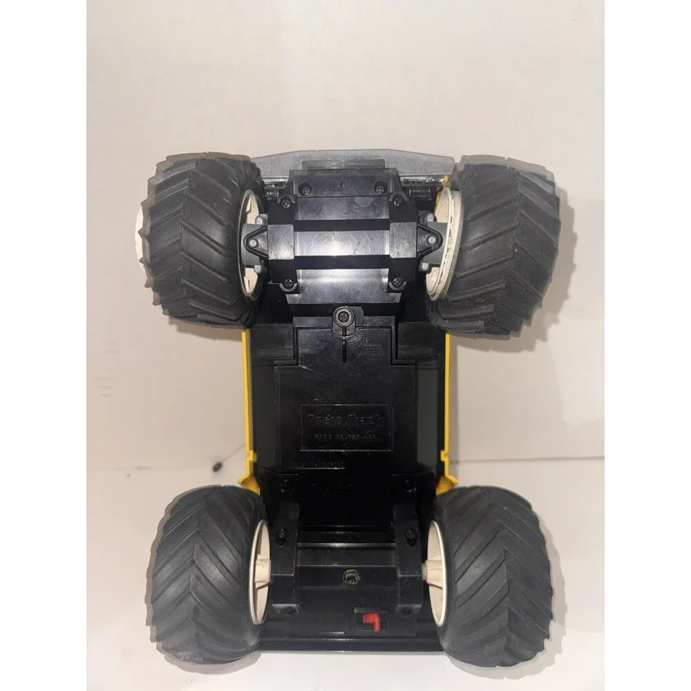 Vintage Radio Shack 4x4 Off Roader RC Truck 27MHz w/ Remote Untested